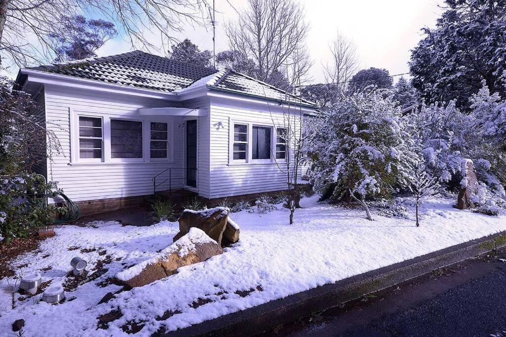 Katoomba Falls Cottage ภายนอก รูปภาพ