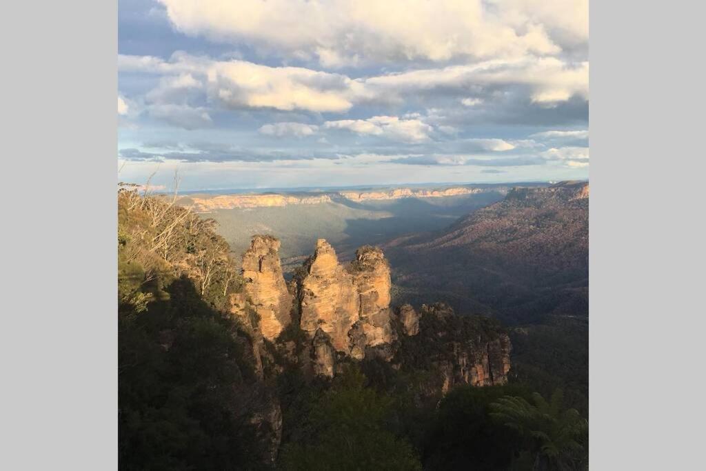 Katoomba Falls Cottage ภายนอก รูปภาพ